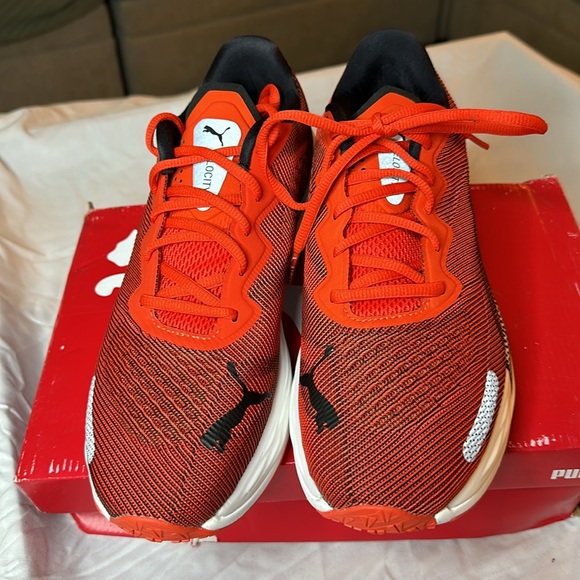 Men’s Puma Running Sneakers - Picture 4 of 6